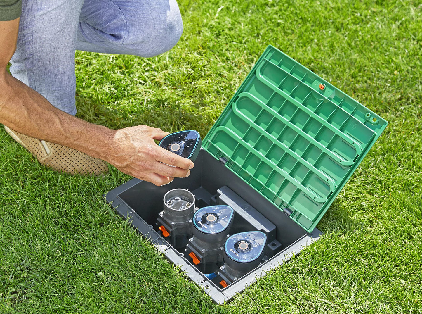 Gardena Bewässerungsventil 9 V: Automatische Bewässerungssteuerung, kabellos, strömungsoptimiert, manuelles Öffnen und Schließen des Ventils (1251-20) 20 x 20 x 30 cm