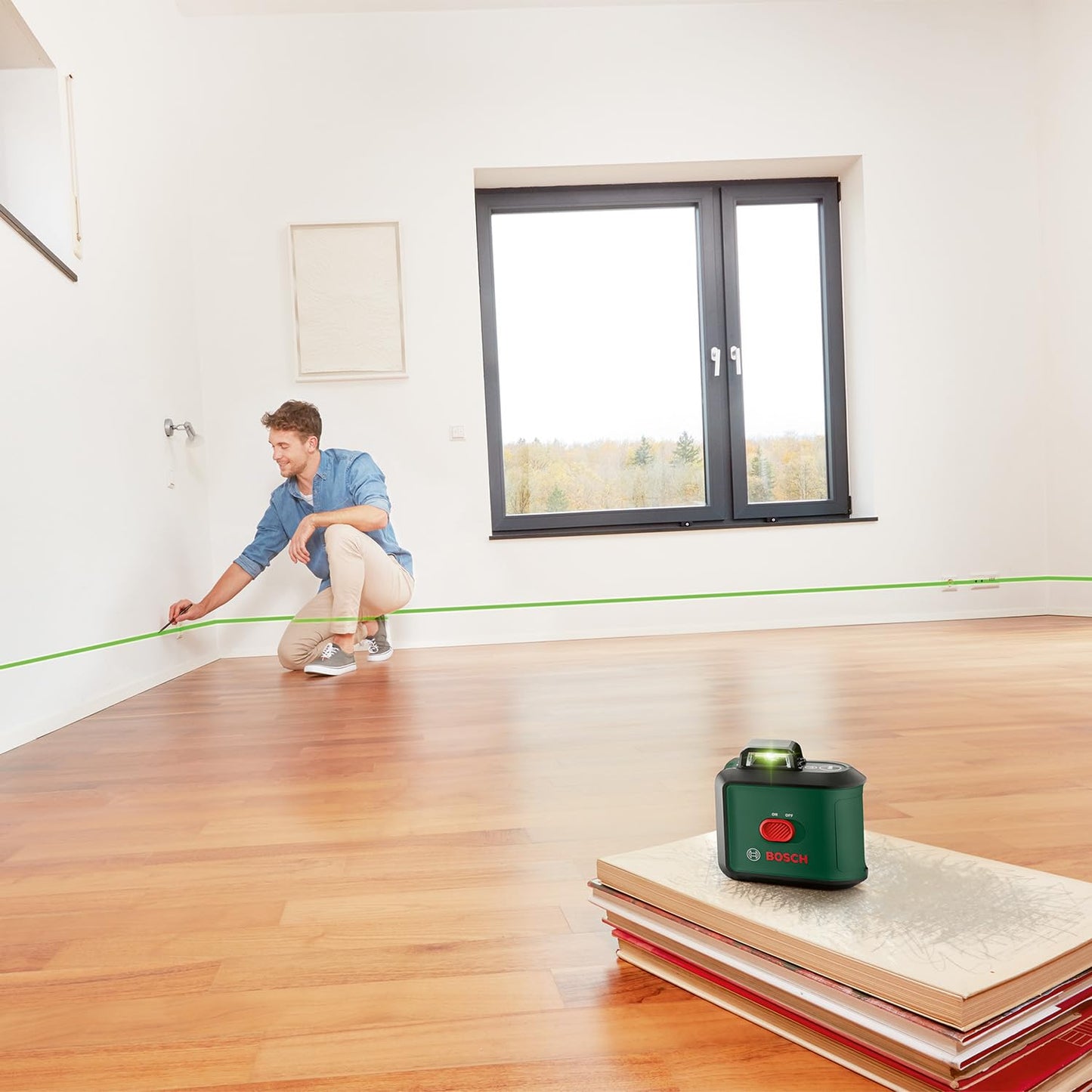 Bosch Kreuzlinienlaser UniversalLevel 360 (vertikale + horizintale Laserlinien inkl. 360° zum Ausrichten im ganzen Raum, im Karton)