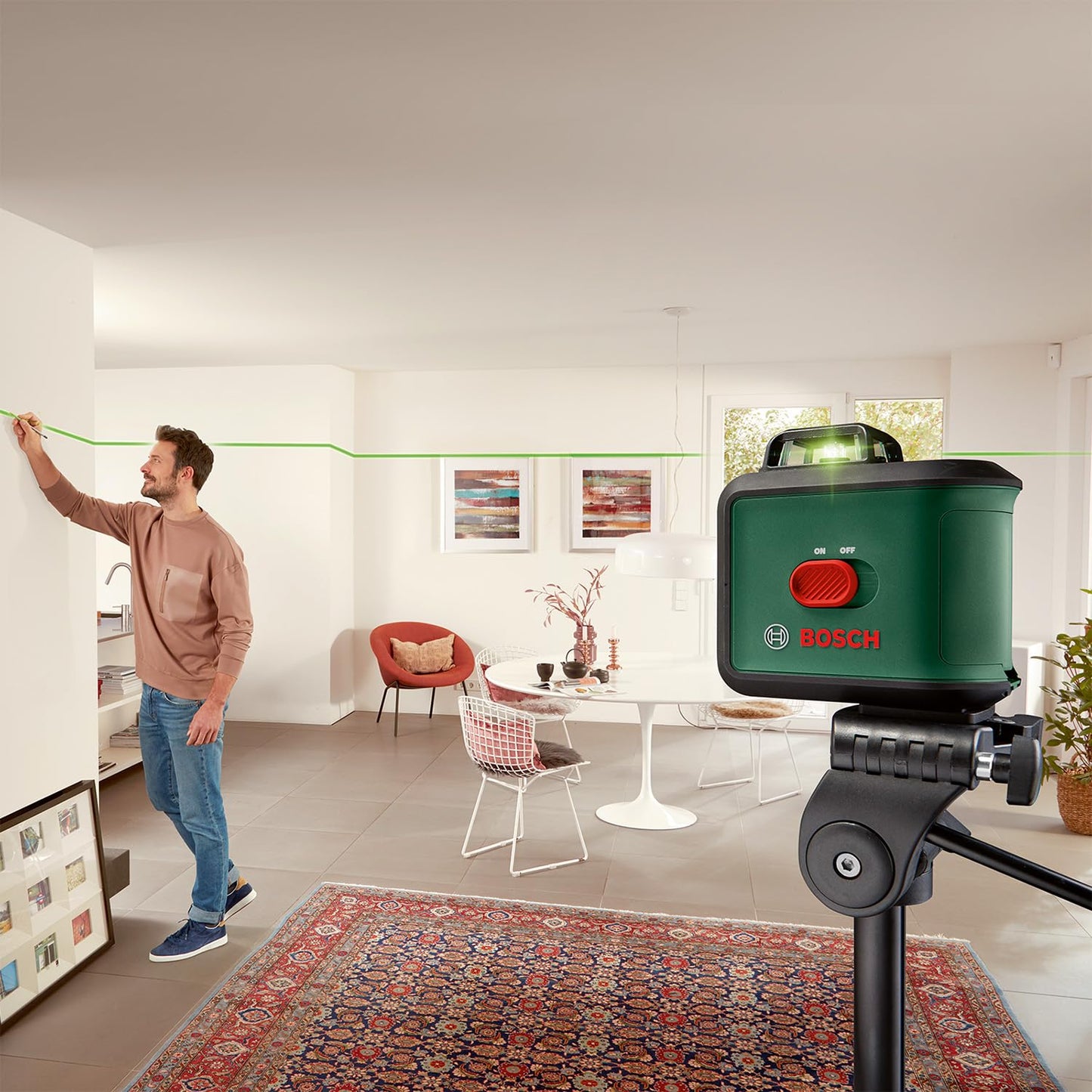 Bosch Kreuzlinienlaser UniversalLevel 360 (vertikale + horizintale Laserlinien inkl. 360° zum Ausrichten im ganzen Raum, im Karton)