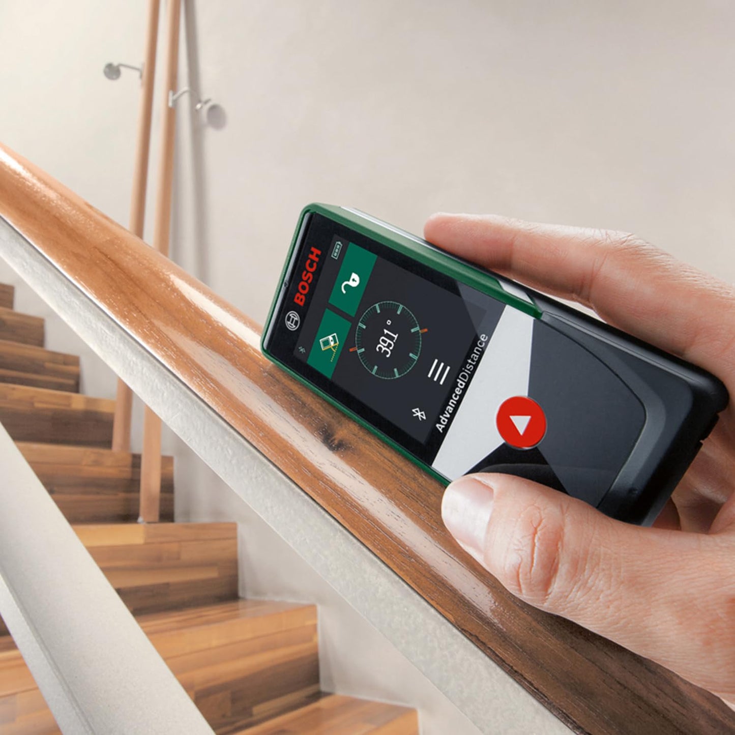 Bosch Laserentfernungsmesser AdvancedDistance 50C (Distanz bis 50m präzise messen, Touch-Display, Messfunktionen mit integrierter Hilfe, im Karton)