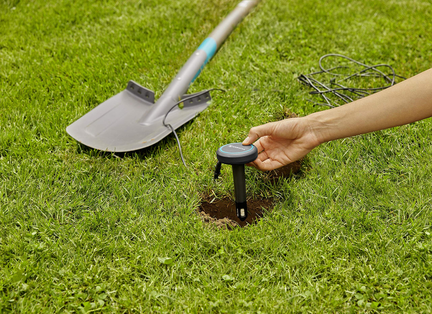 Gardena Bodenfeuchtesensor: Automatische Bewässerung, direkt auf der Rasenfläche einsetzbar, 5 m langes Anschlusskabel, mit Verlängerungskabel erweiterbar (01867-20)