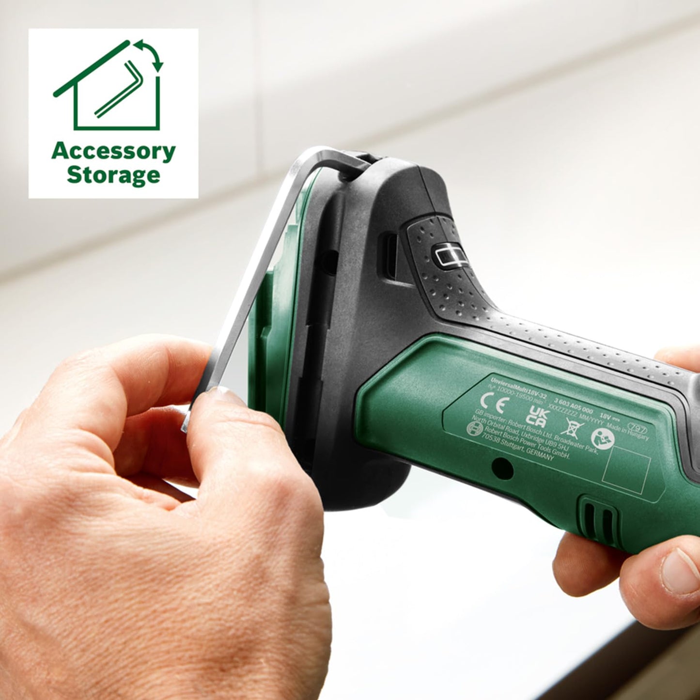 Bosch Akku-Multifunktionswerkzeug UniversalMulti 18V-32 (zum Sägen, Schneiden, Schleifen; 1x Segmentsägeblatt; 1x Tauchsägeblatt; 1x Schleifplatte; 6x Schleifblätter; 1x Tiefenanschlag; ohne Akku)