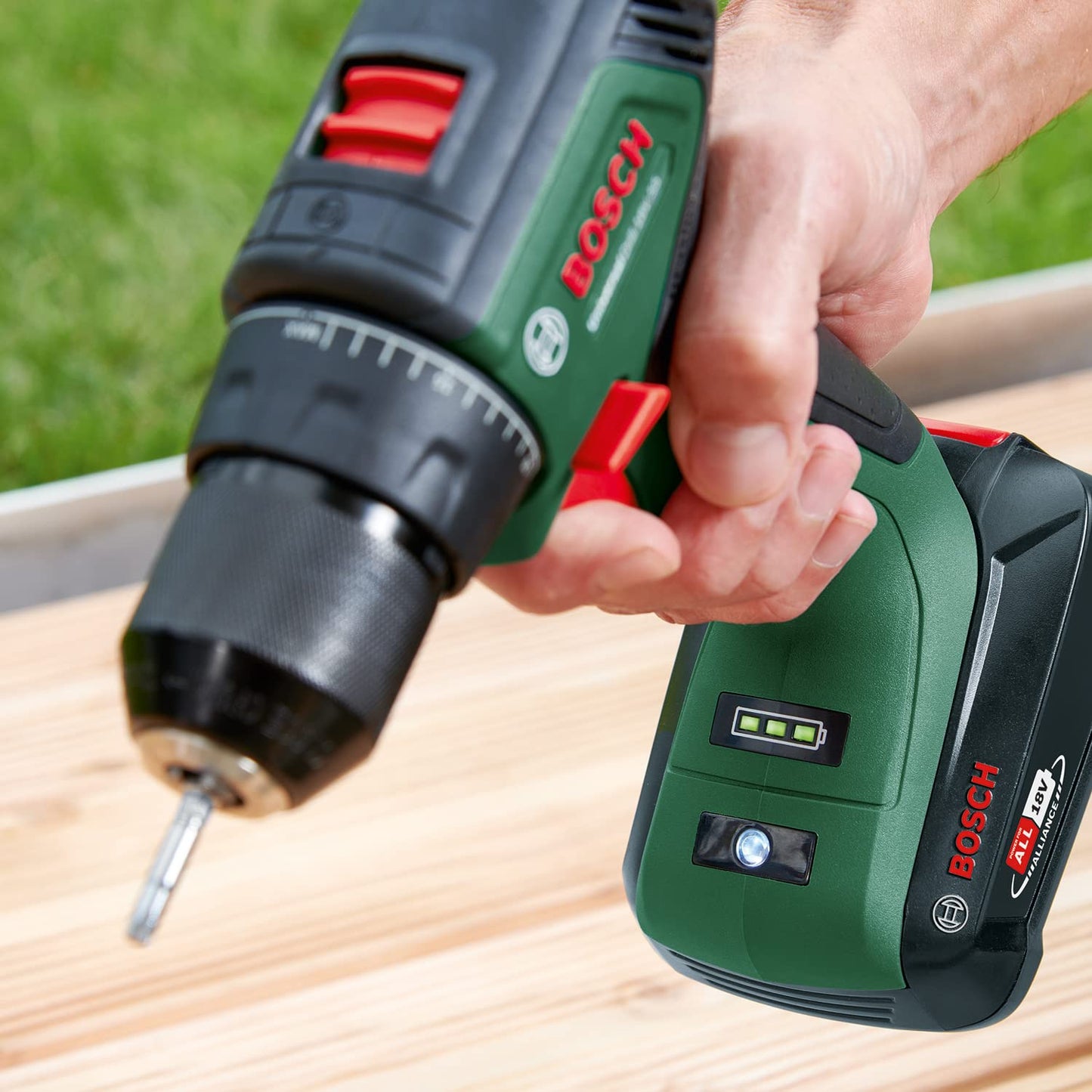 Bosch Akkuschrauber UniversalDrill 18V-60 (ohne Akku, 18 Volt System, im Karton)