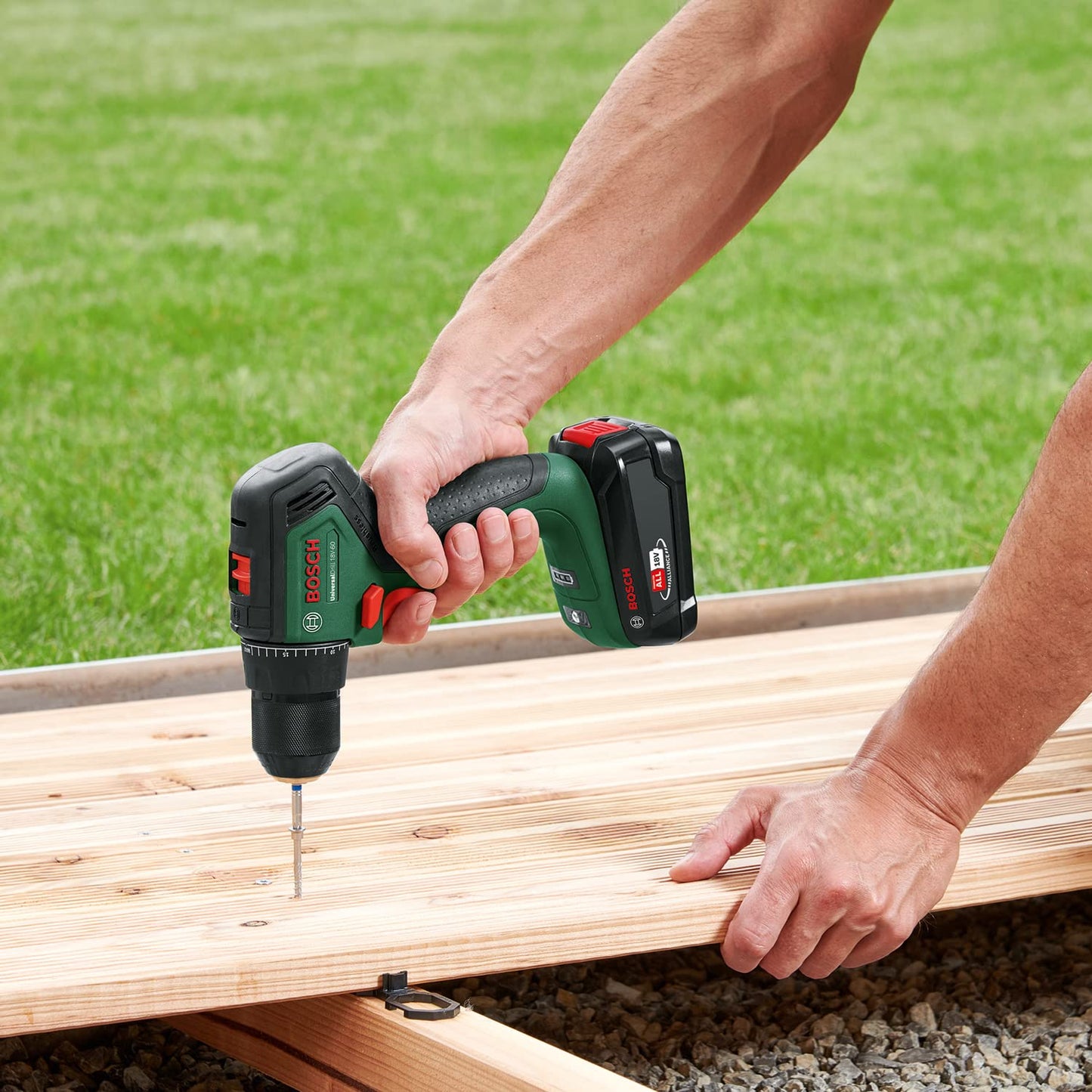 Bosch Akkuschrauber UniversalDrill 18V-60 (ohne Akku, 18 Volt System, im Karton)