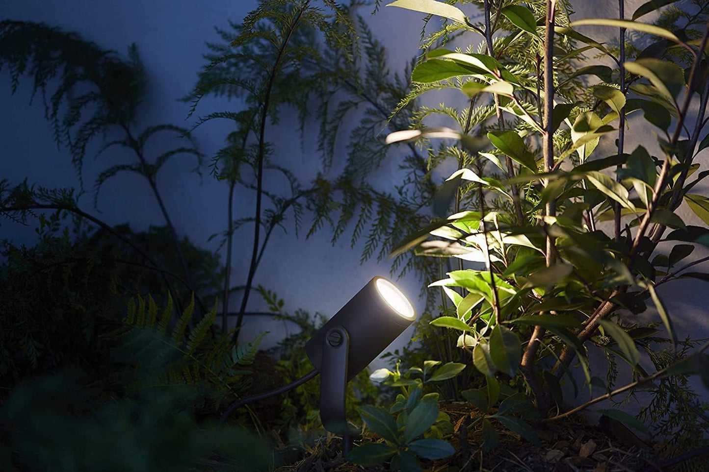 Philips Hue White & Color Ambiance Lily Gartenspot Single Spotlight Extension: Intelligente Außenbeleuchtung für den Garten, funktioniert mit Alexa, Google Assistant und Apple Homekit
