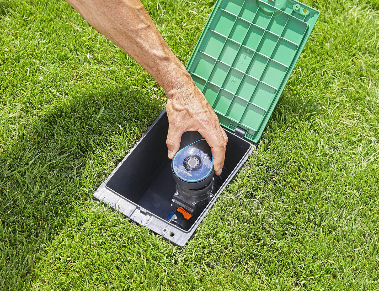 Gardena Bewässerungsventil 9 V Bluetooth: Mit Bluetooth App programmierbare Bewässerungssteuerung, Reichweite bis zu 10 m, 6 unabhängige Zeitpläne (01285-20)