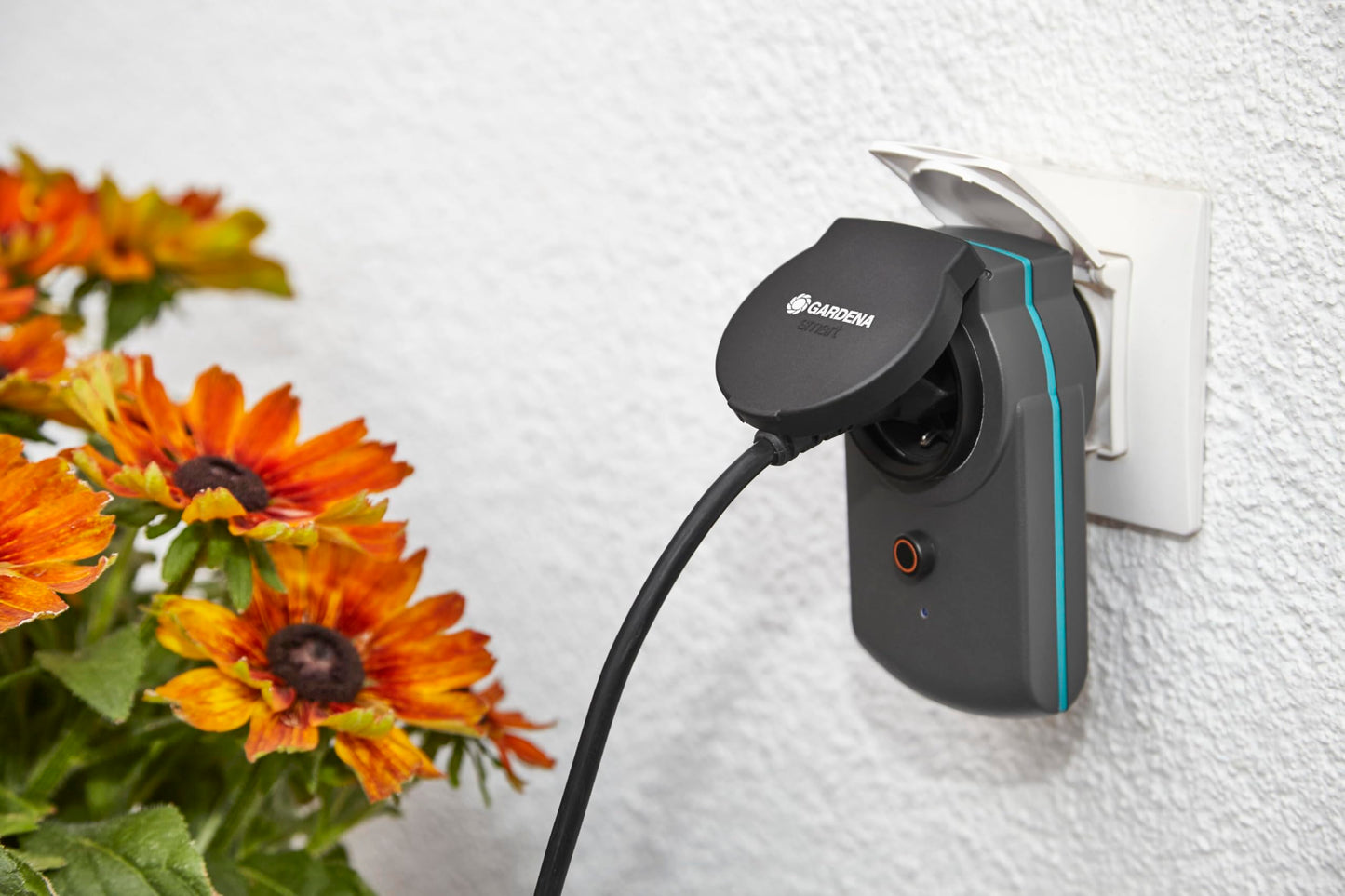 Gardena smart Power Zwischenstecker: Schaltbarer Verbindungsstecker für den Außenbereich zur Einbindung beliebiger Elektrogeräte in das Gardena smart system, z.B. für Pumpen oder Leuchten (19095-20)