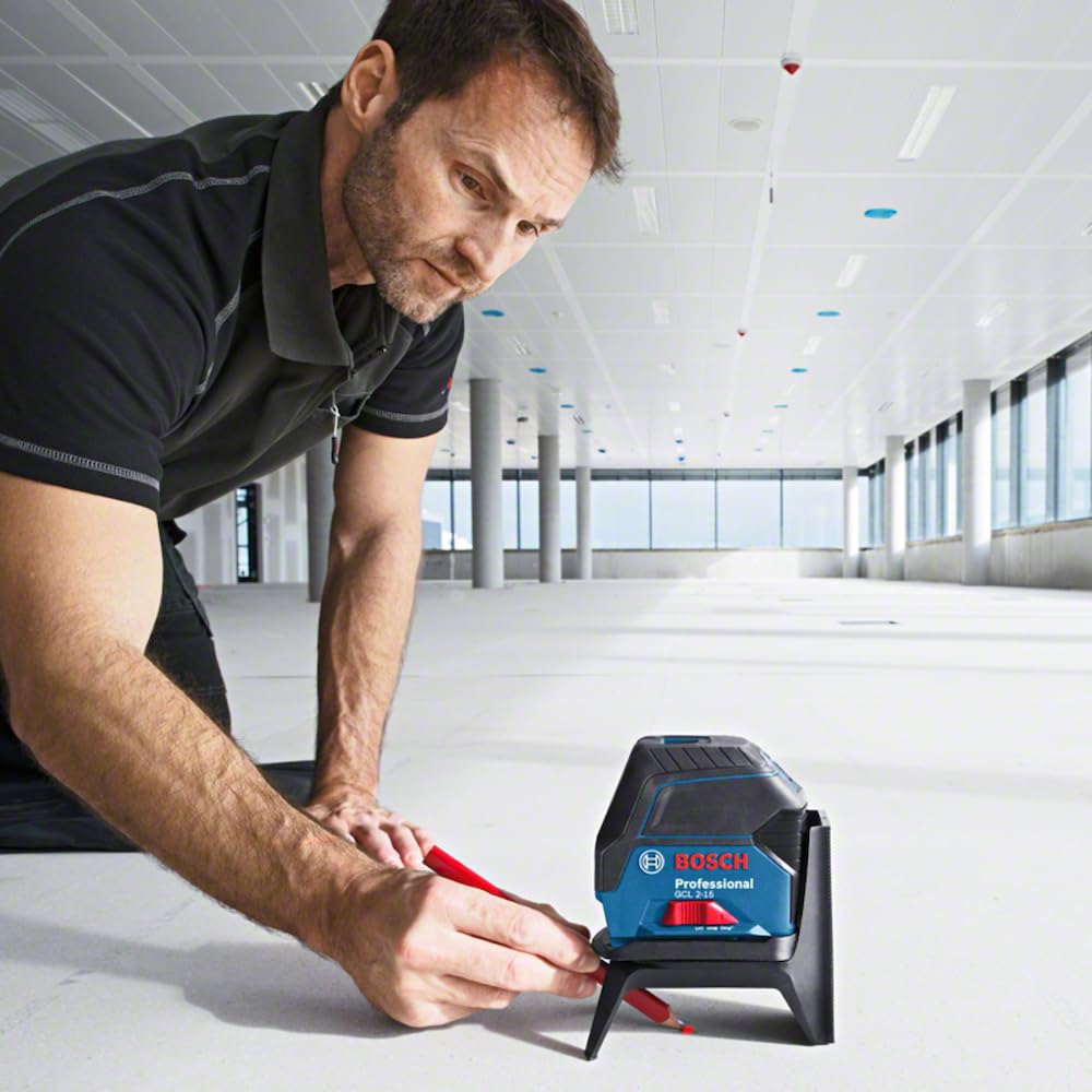 Bosch Professional Kreuzlinienlaser GCL 2-15 (roter Laser, Innenbereich, mit Lotpunkten, Arbeitsbereich: 15 m, 3x AA Batterien, Drehhalterung RM 1, Laserzieltafel, Schutztasche)
