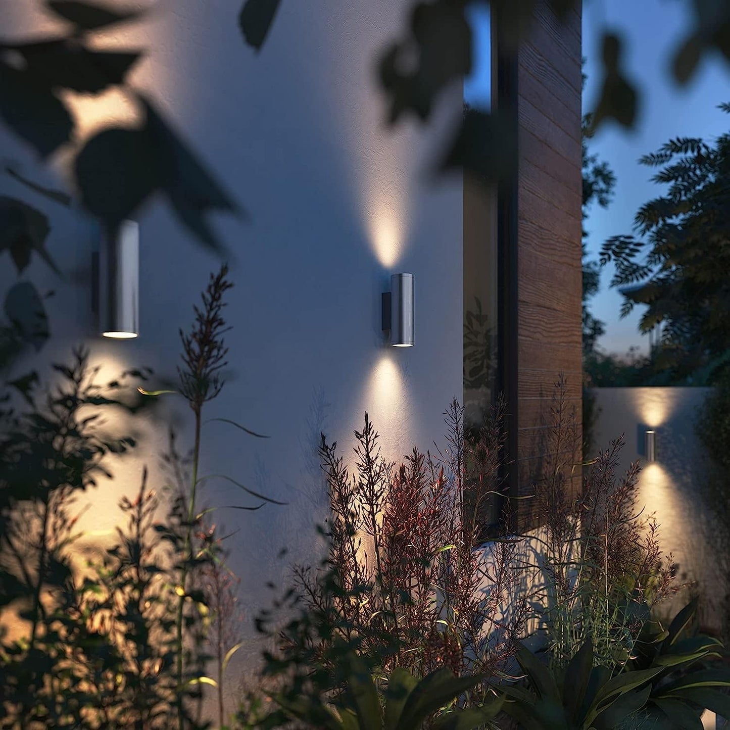 Philips Hue Appear White and Colour Ambiance LED Smart Outdoor Wall Light, kompatibel mit Alexa, Google Assistant und Apple HomeKit