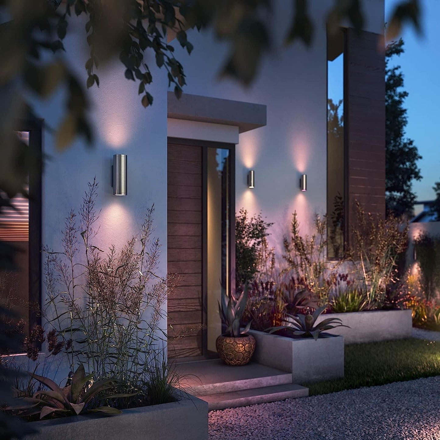 Philips Hue Appear White and Colour Ambiance LED Smart Outdoor Wall Light, kompatibel mit Alexa, Google Assistant und Apple HomeKit