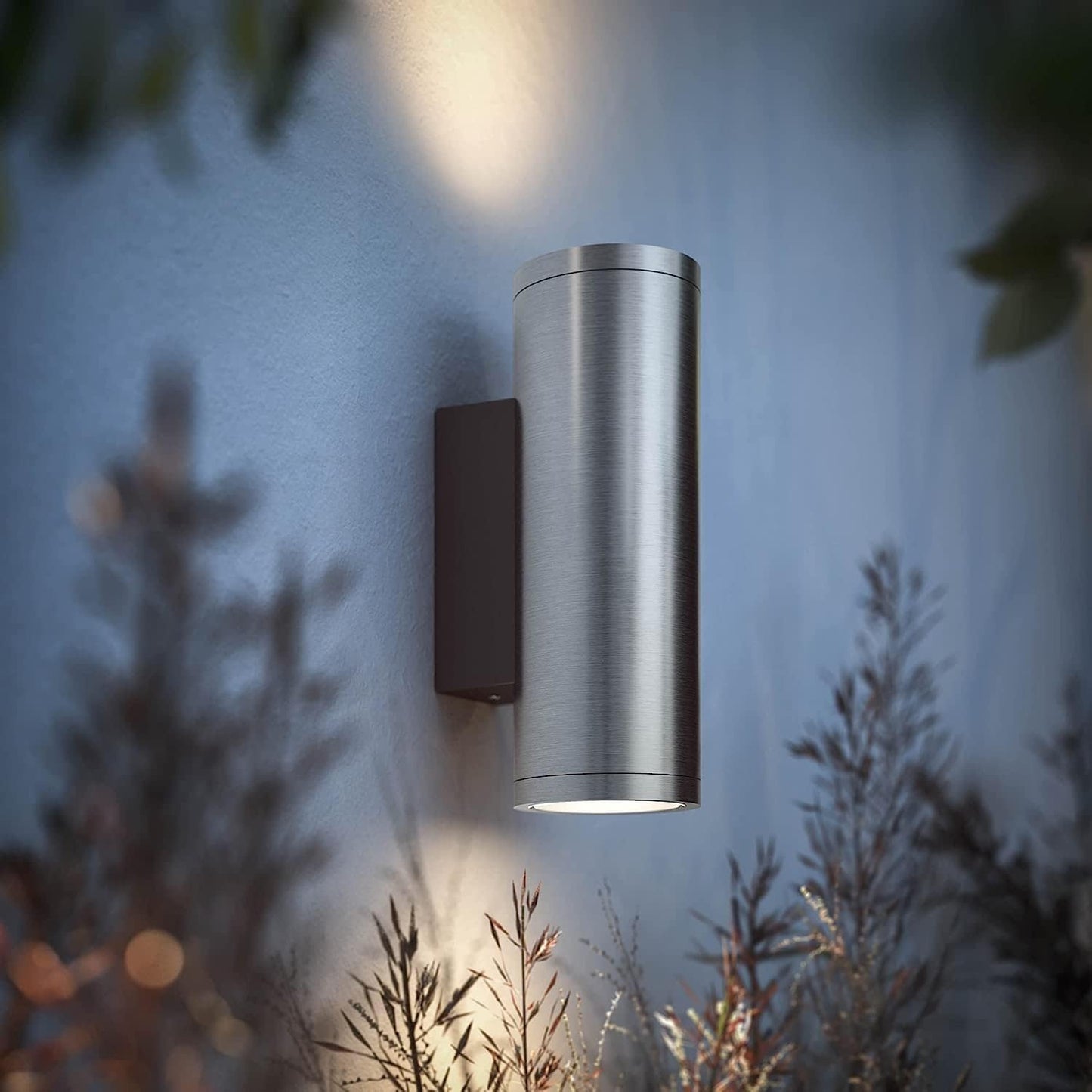 Philips Hue Appear White and Colour Ambiance LED Smart Outdoor Wall Light, kompatibel mit Alexa, Google Assistant und Apple HomeKit