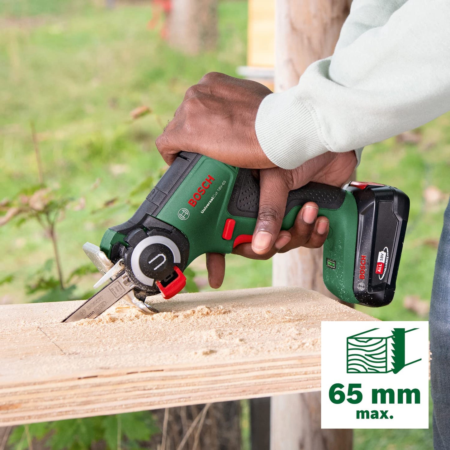 Bosch Akku-NanoBlade-Säge UniversalCut 18V-65 (schnelle Freihandschnitte in Holz und Plastik; max. Schnitttiefe 65 mm; 18-Volt-System; ohne Akku)