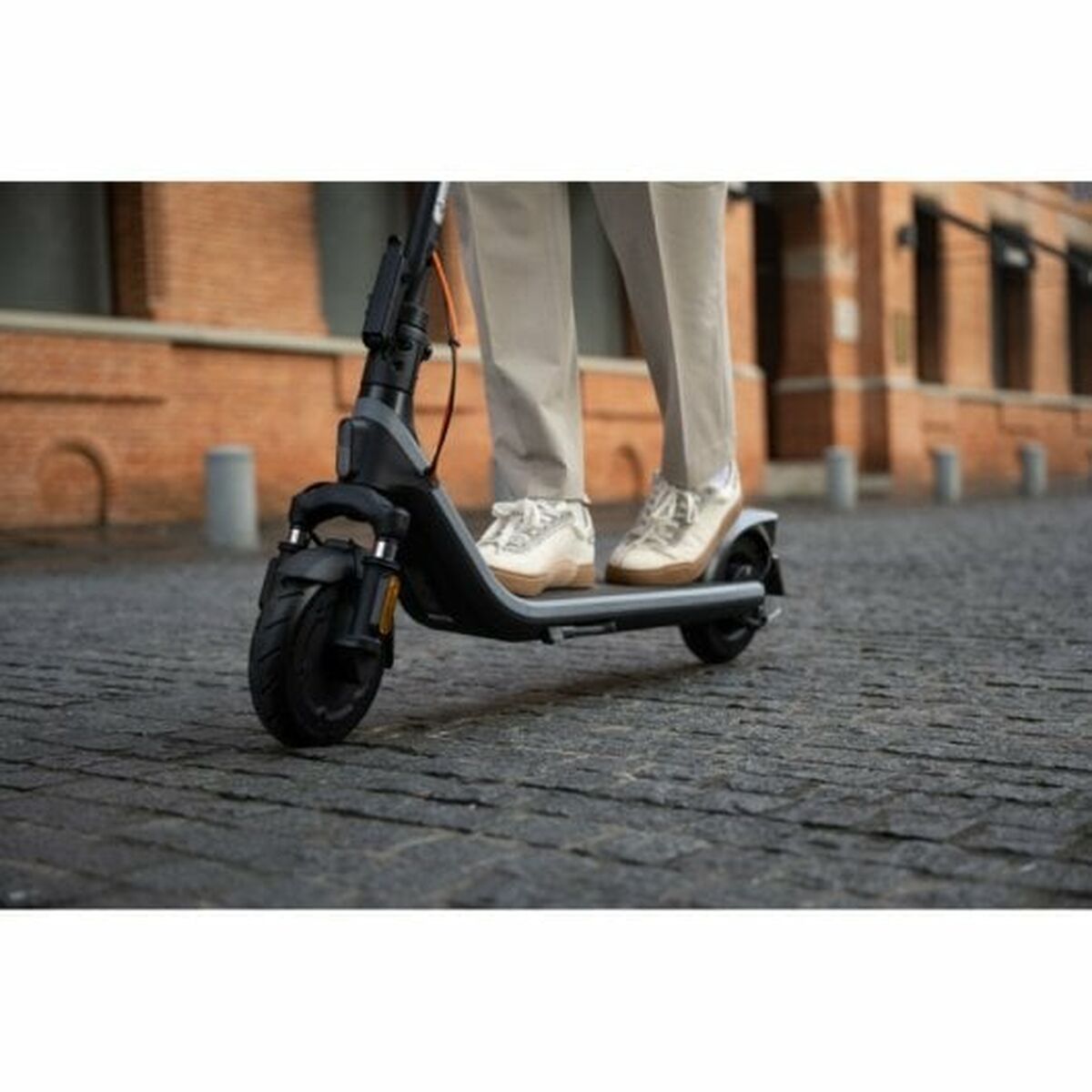 Segway-Ninebot E2 Plus E II, Elektroroller für Erwachsene, max. 25 km/h, 25 km Reichweite